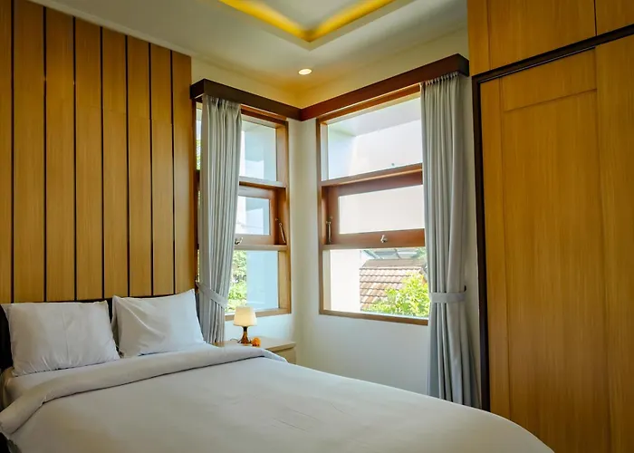 Villatu Family Retreat Near School Villa *